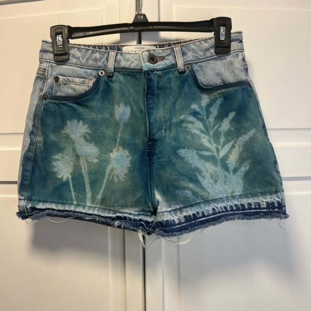 Jack Wills DenimJean Shorts With Floral Design & Raw Hem Size Women’s 2